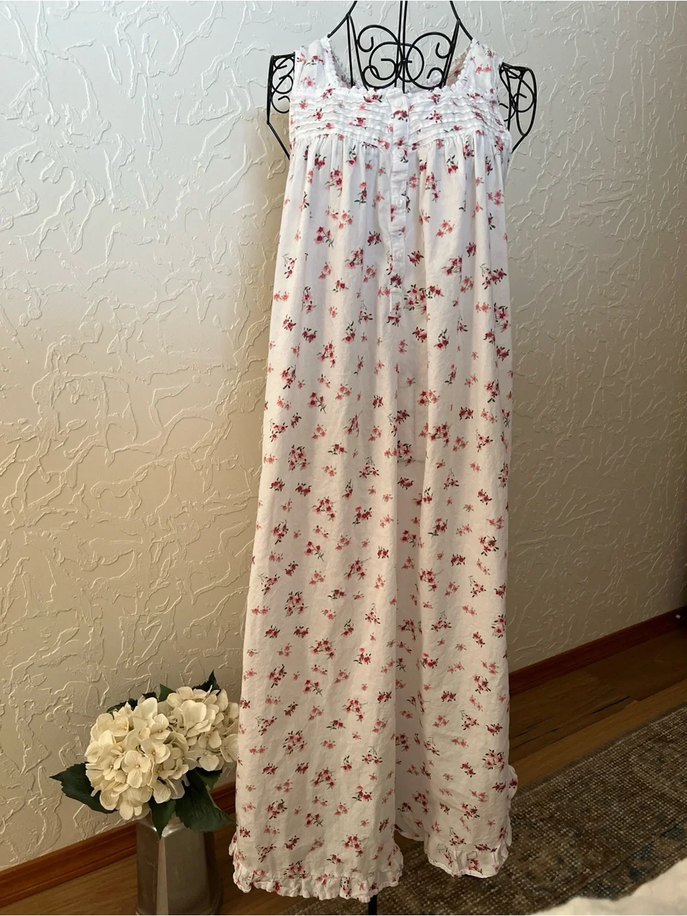 Adonna Pretty Pink and White Ruffled Hem Nightgown